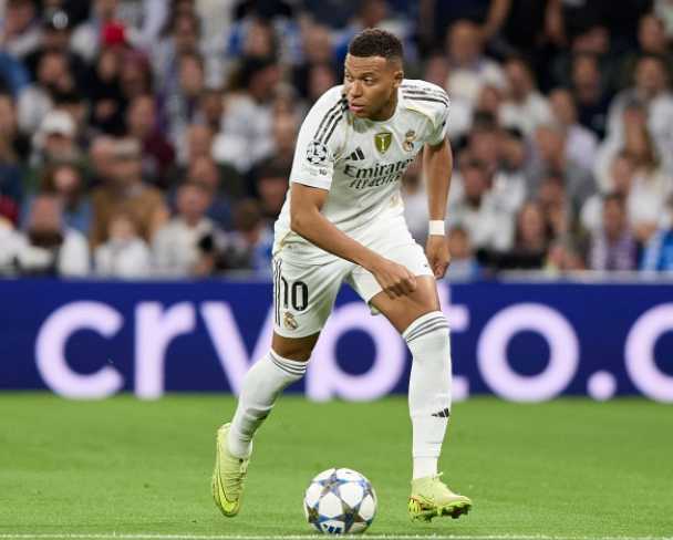 皇马2-0，验出当世第一人！梅开二度，21场豪取19胜佛爷没看错他