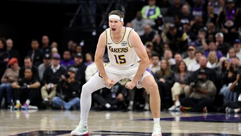 里夫斯生涯新高51分！湖人力克国王 艾顿22+15 威少18+6+6