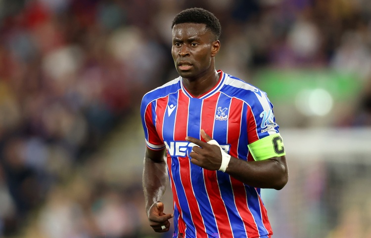 猜猜聊的啥？今夏都曾接近离队，格伊和乔-戈麦斯在赛后热烈交谈